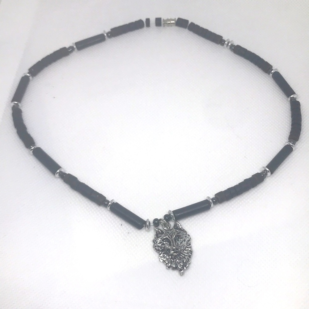 Yk2 Poka shell necklace